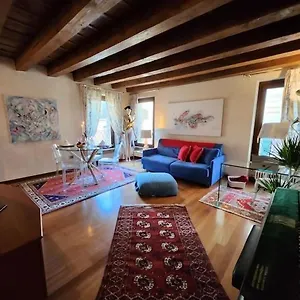 Apartment Juliets Bed Art, Verona